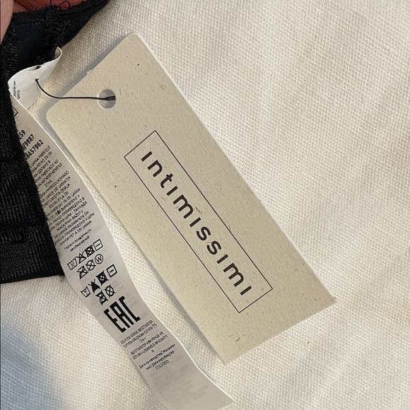 Intimissimi Elegant Black and Cream Floral Lace Bra 36B NWT - Picture 2 of 4